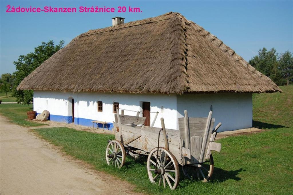 Cyklo ubytování a vinný sklep Žádovice Zadovice Exterior foto
