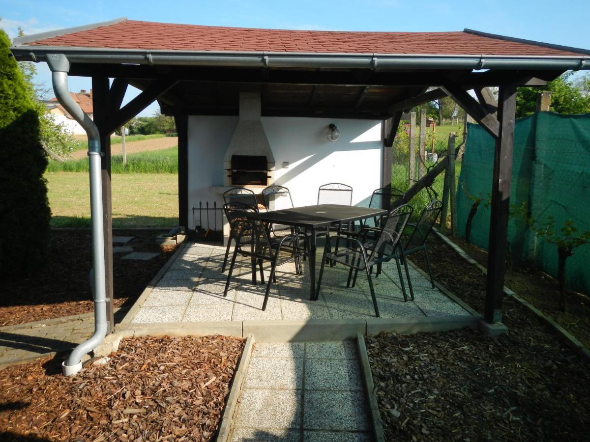 Cyklo ubytování a vinný sklep Žádovice Zadovice Exterior foto